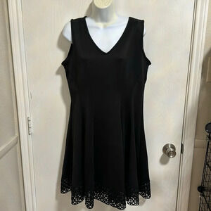 Chatta B Simple Elegant Flowy Black Dress Women’s Size‎ 10 Cocktail Dress Office